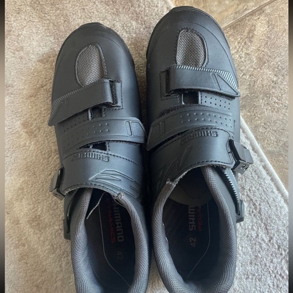 Shimano Spin Shoes with Clips/Cleat! Great Condition! - Picture 5 of 7